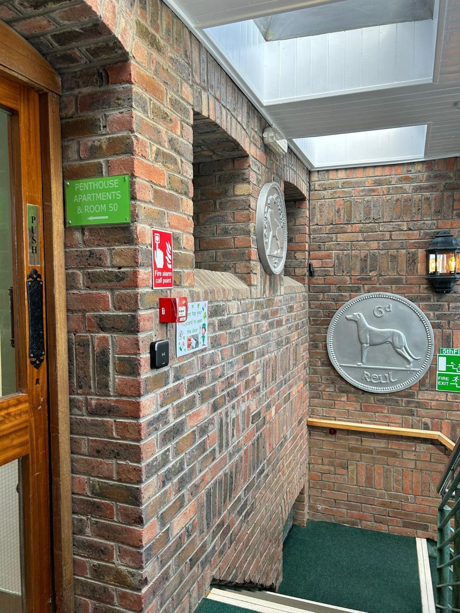 Gogartys Temple Bar Apartments Dublin Exterior foto